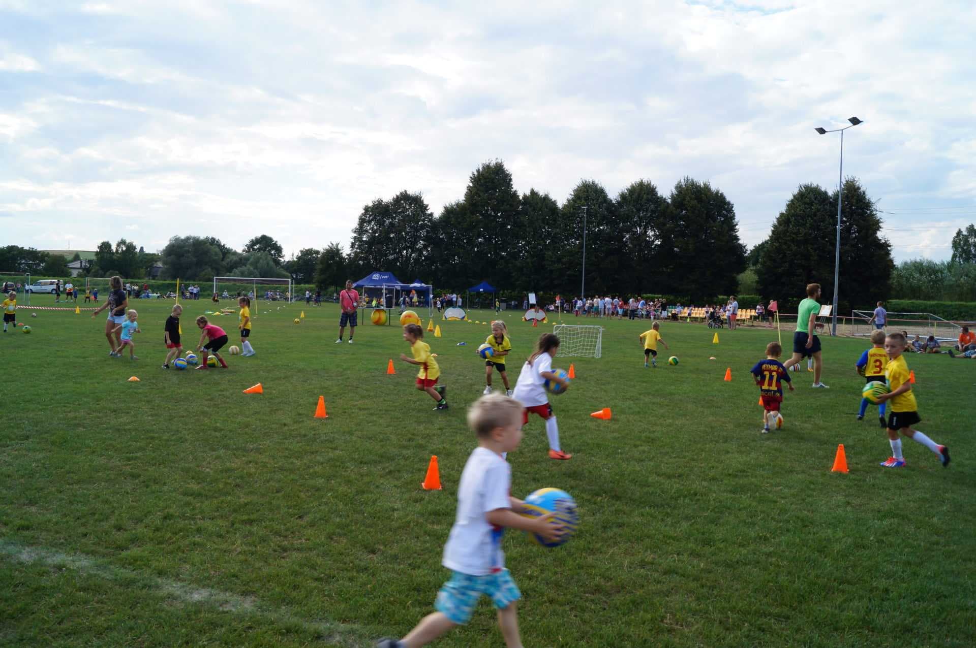 Piłkarski Piknik Rodzinny-''Sportowe pożegnanie lata''(23.08.2015)