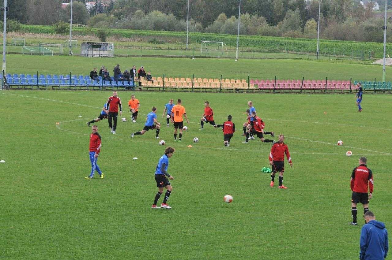 Radziszowianka - Czarni Staniątki: 0-0