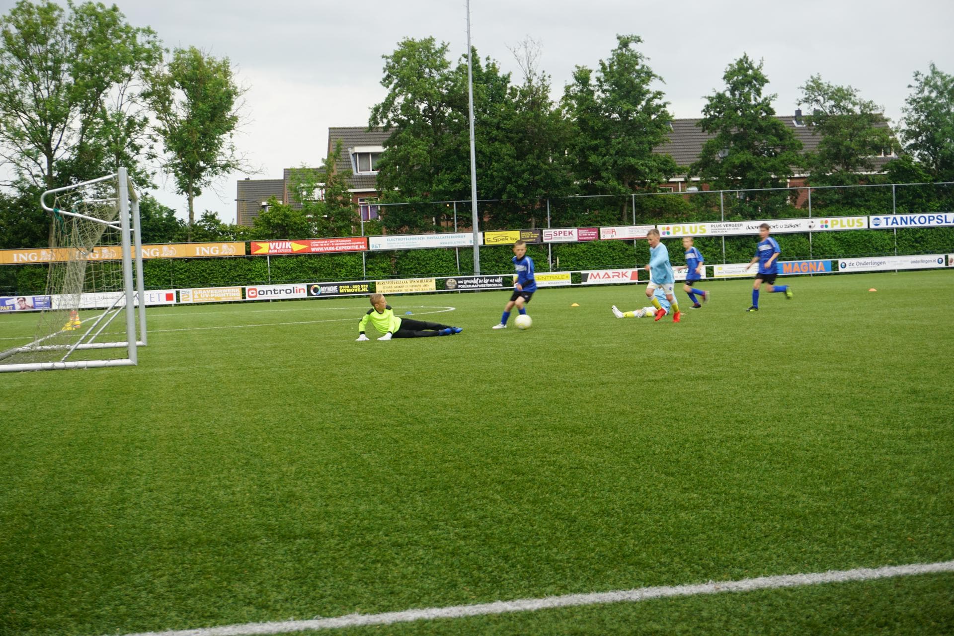 Relacja z wyjazdu na turniej do  Holandii :MEMORIAL CUP COEN MOULIJN, Holandia. U9,10 - 07.06 - 09.06 — zdjęcie 21