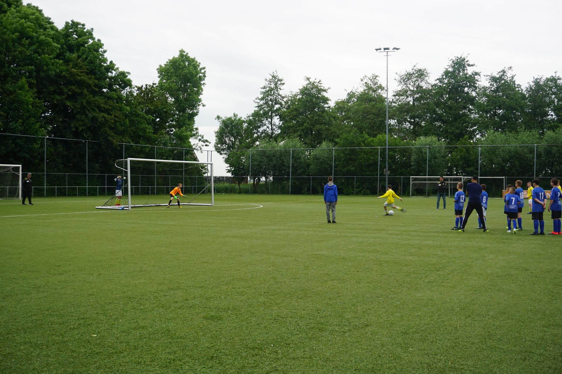 Relacja z wyjazdu na turniej do  Holandii :MEMORIAL CUP COEN MOULIJN, Holandia. U9,10 - 07.06 - 09.06 — zdjęcie 60