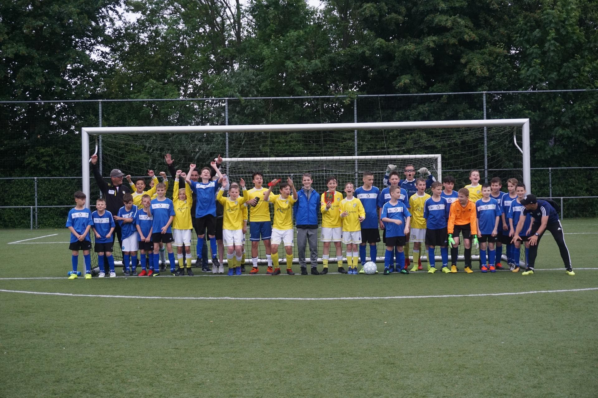 Relacja z wyjazdu na turniej do  Holandii :MEMORIAL CUP COEN MOULIJN, Holandia. U9,10 - 07.06 - 09.06 — zdjęcie 70