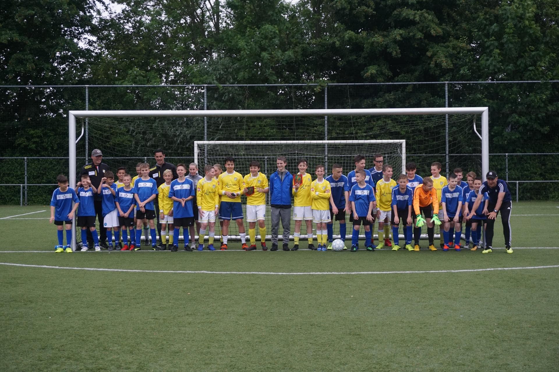 Relacja z wyjazdu na turniej do  Holandii :MEMORIAL CUP COEN MOULIJN, Holandia. U9,10 - 07.06 - 09.06 — zdjęcie 74