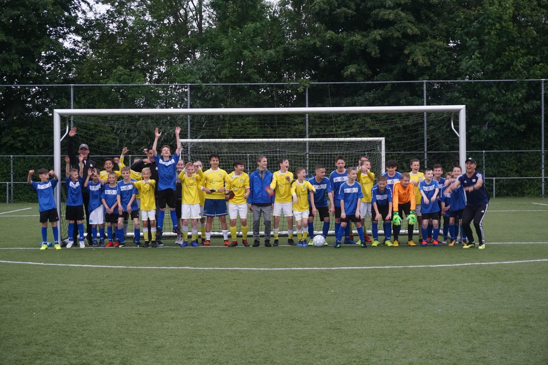 Relacja z wyjazdu na turniej do  Holandii :MEMORIAL CUP COEN MOULIJN, Holandia. U9,10 - 07.06 - 09.06 — zdjęcie 77