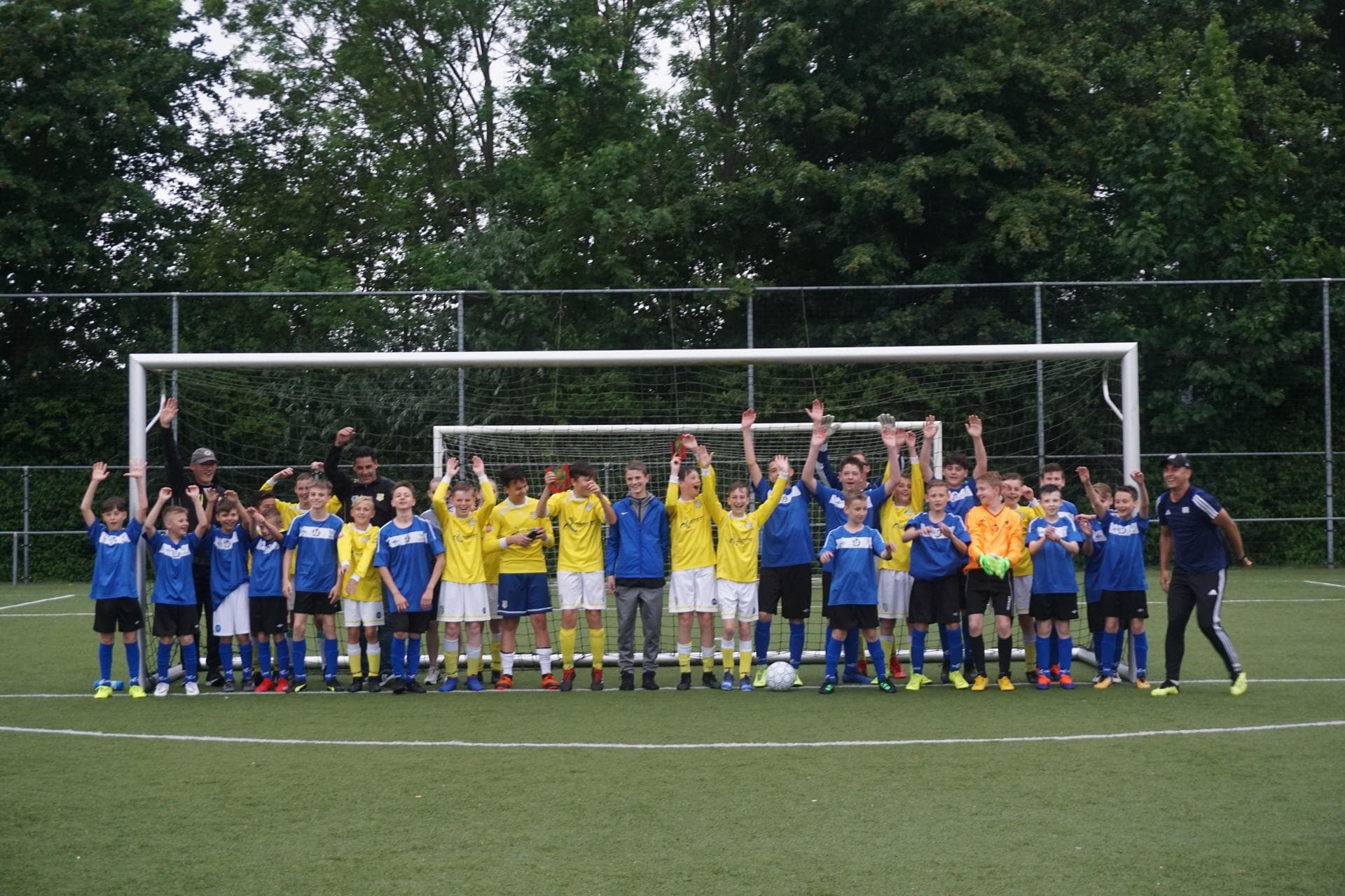 Relacja z wyjazdu na turniej do  Holandii :MEMORIAL CUP COEN MOULIJN, Holandia. U9,10 - 07.06 - 09.06 — zdjęcie 78