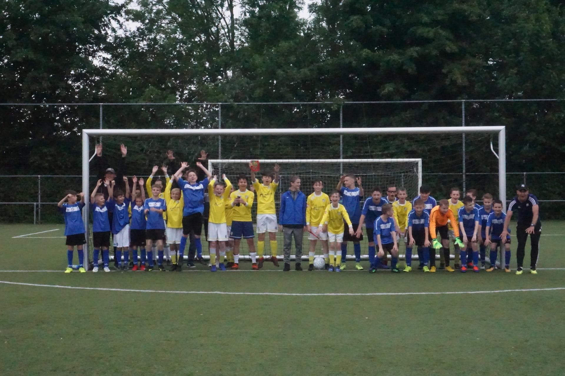 Relacja z wyjazdu na turniej do  Holandii :MEMORIAL CUP COEN MOULIJN, Holandia. U9,10 - 07.06 - 09.06 — zdjęcie 80