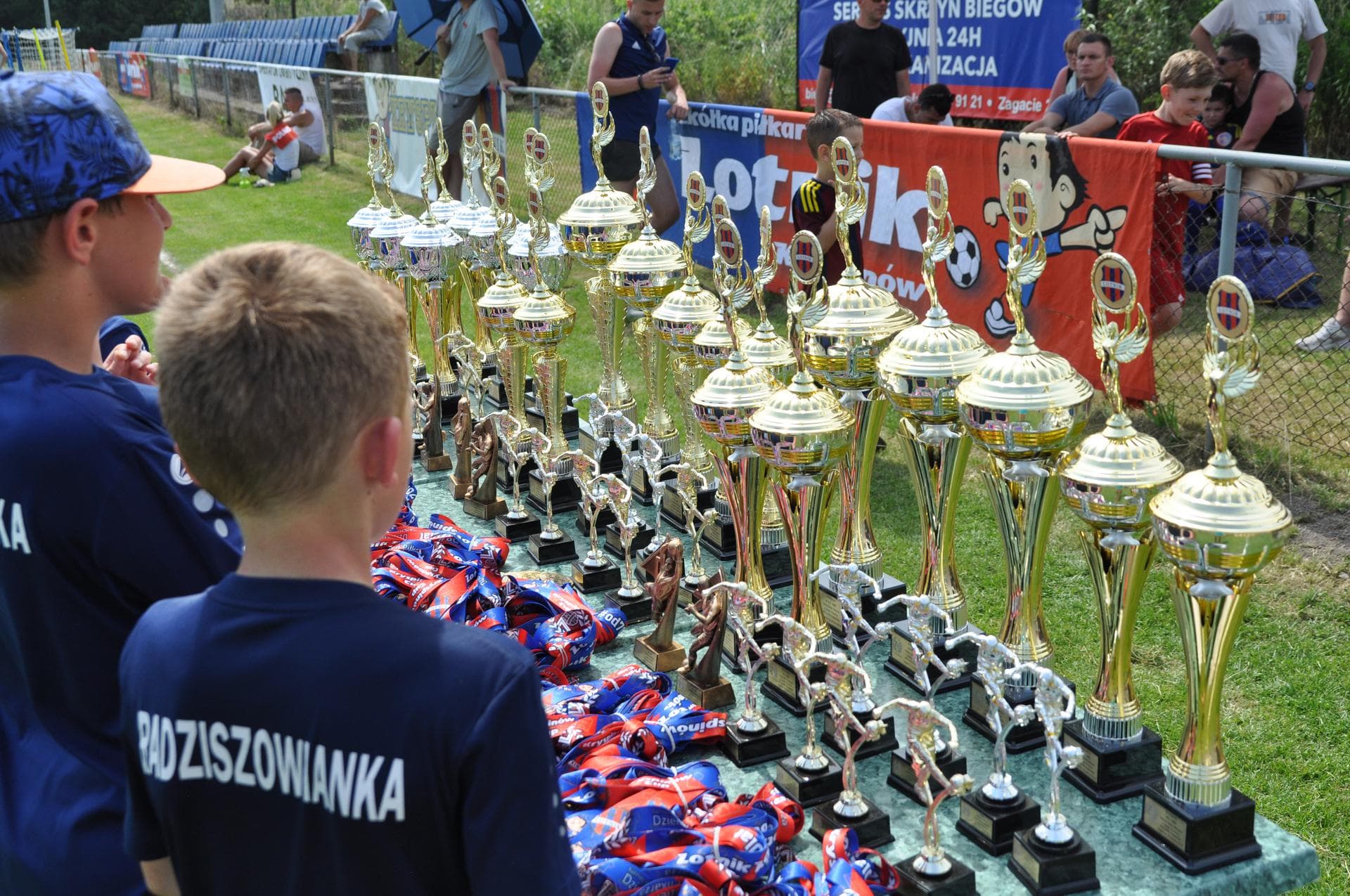 ORLIKI Z PUCHAREM „DZIEŃ PIŁKARZA – KRYSPINÓW” — zdjęcie 113
