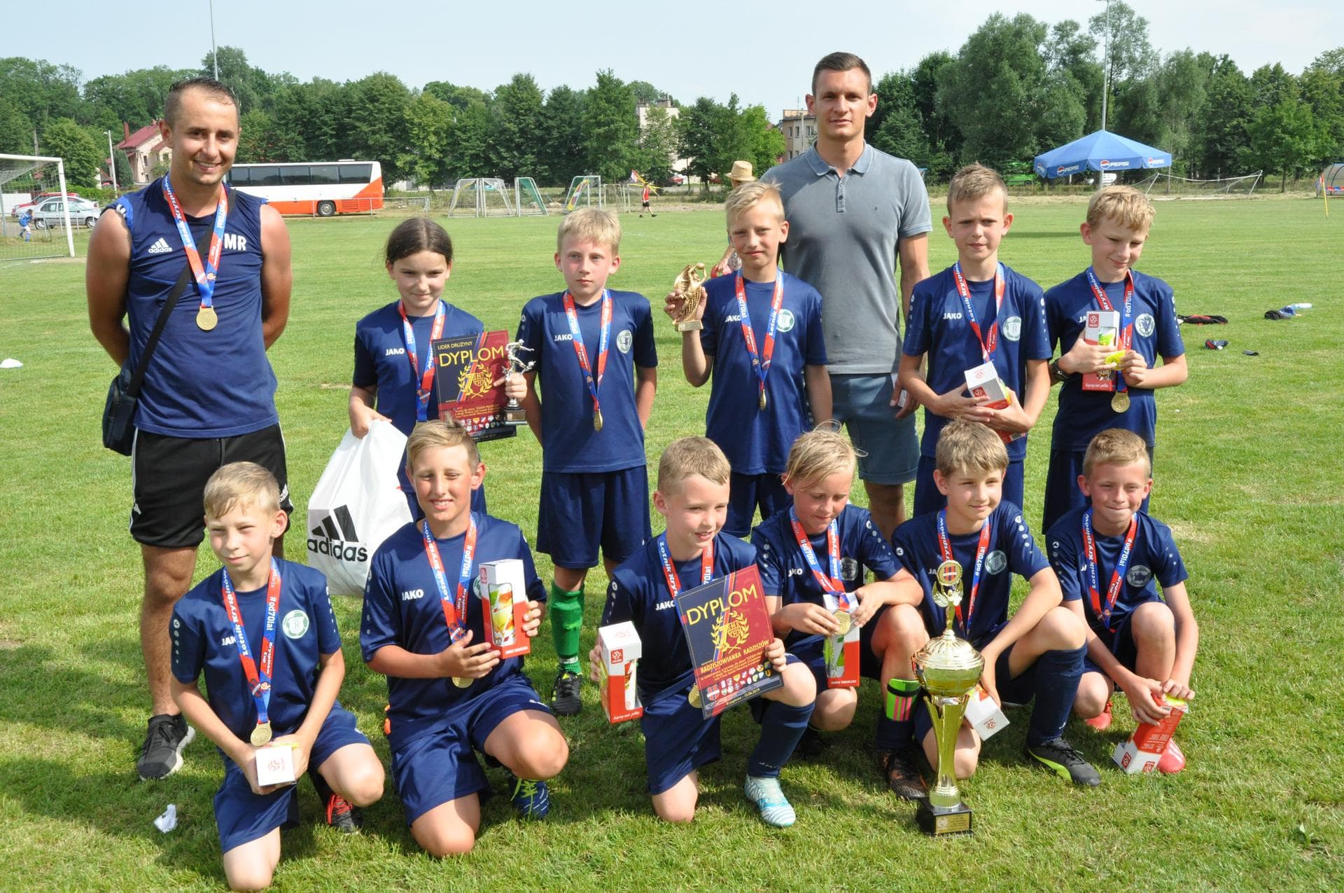 ORLIKI Z PUCHAREM „DZIEŃ PIŁKARZA – KRYSPINÓW” — zdjęcie 186