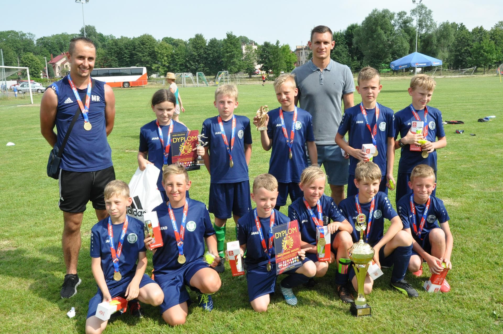 ORLIKI Z PUCHAREM „DZIEŃ PIŁKARZA – KRYSPINÓW” — zdjęcie 187