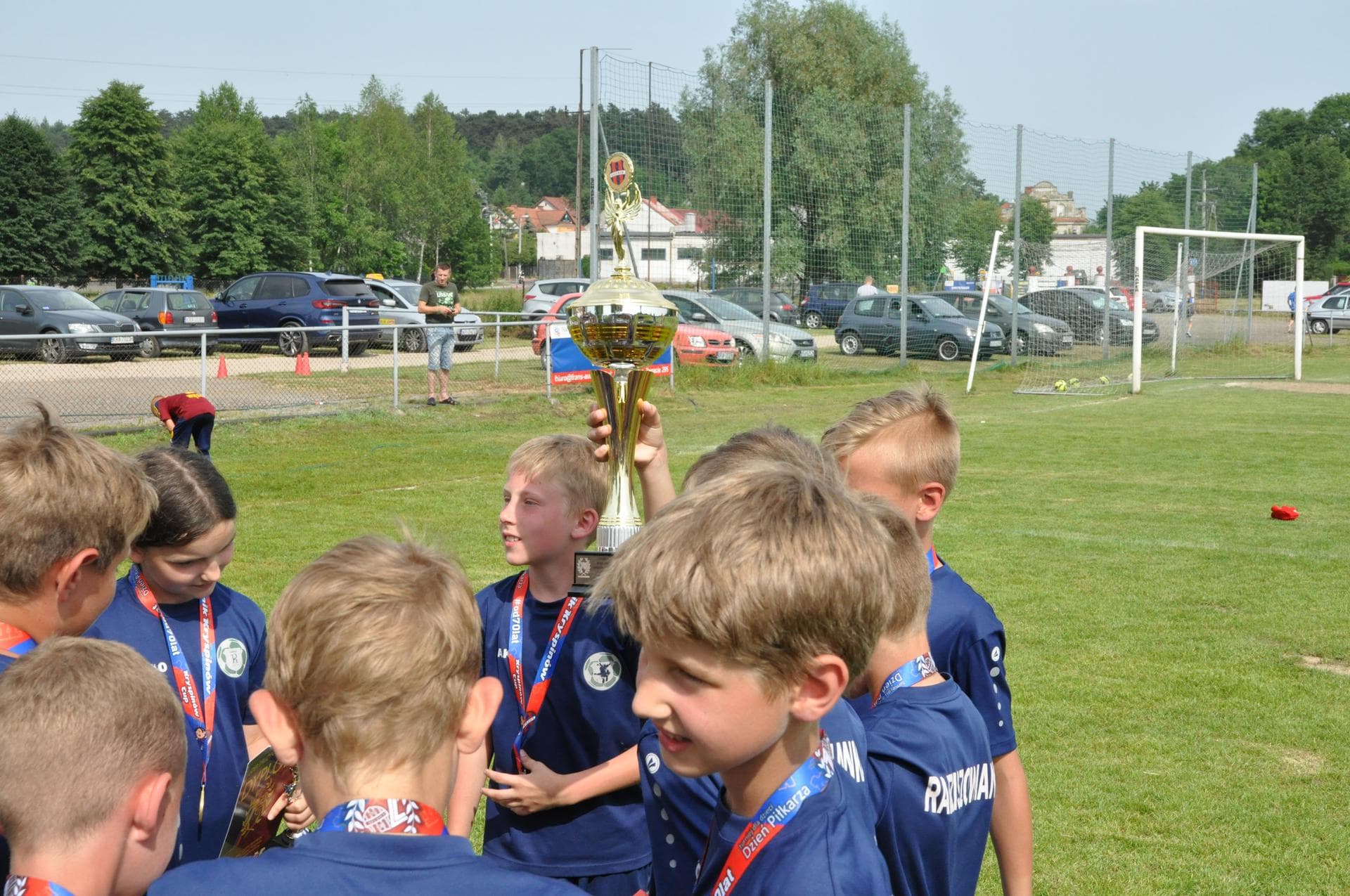 ORLIKI Z PUCHAREM „DZIEŃ PIŁKARZA – KRYSPINÓW” — zdjęcie 192