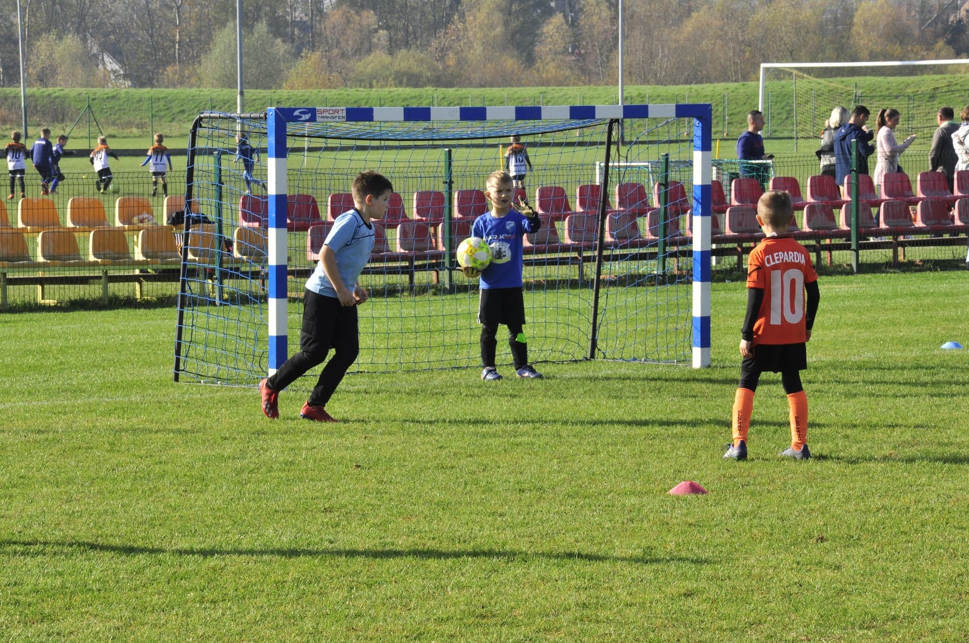 Turniej Piłkarski dla rocznika 2012 - RADZISZOWIANKA CUP I EDYCJA. Fotorelacja. — zdjęcie 293