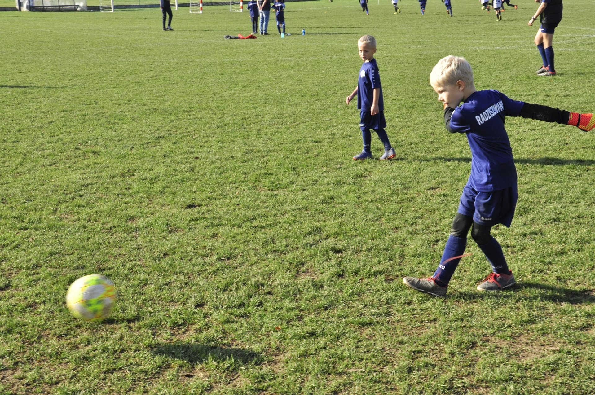 Turniej Piłkarski dla rocznika 2012 - RADZISZOWIANKA CUP I EDYCJA. Fotorelacja. — zdjęcie 299