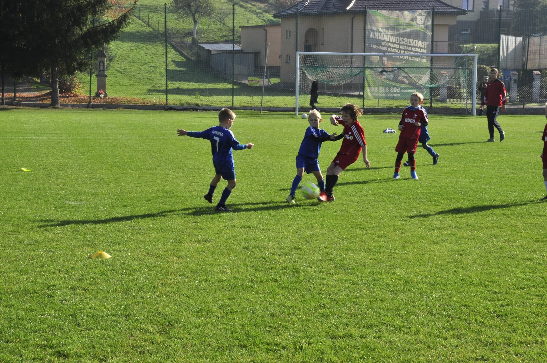 Turniej Piłkarski dla rocznika 2012 - RADZISZOWIANKA CUP I EDYCJA. Fotorelacja. — zdjęcie 349