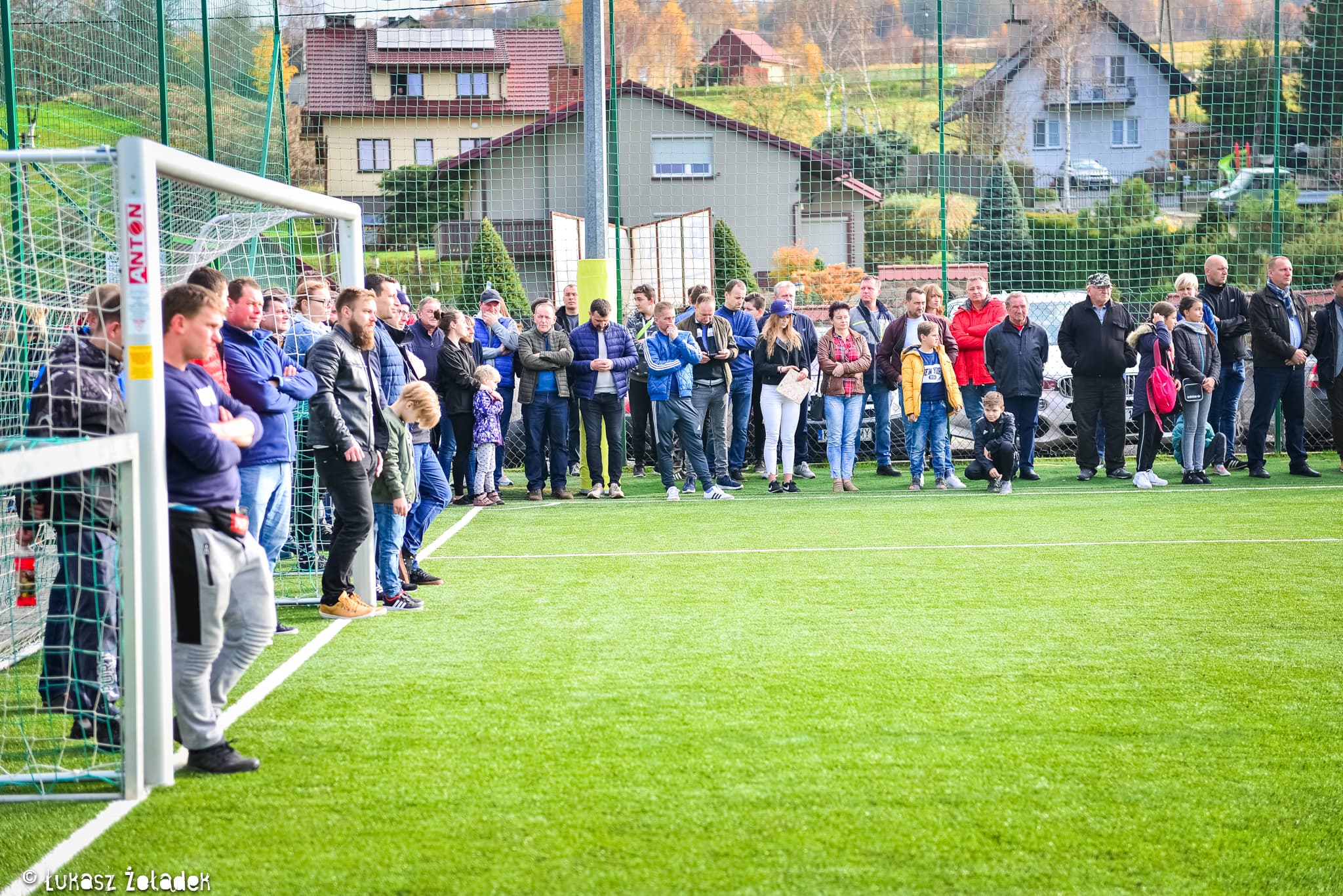 Fotorelacja z otwarcia Orlika na obiektach Radziszowianki. — zdjęcie 15