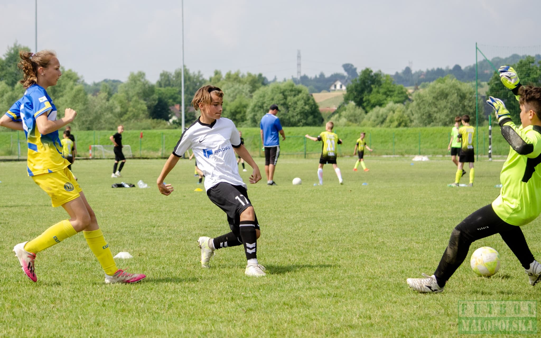 Radziszowianka Cup dla rocznika 2008 - piłkarski maraton w Radziszowie (foto)