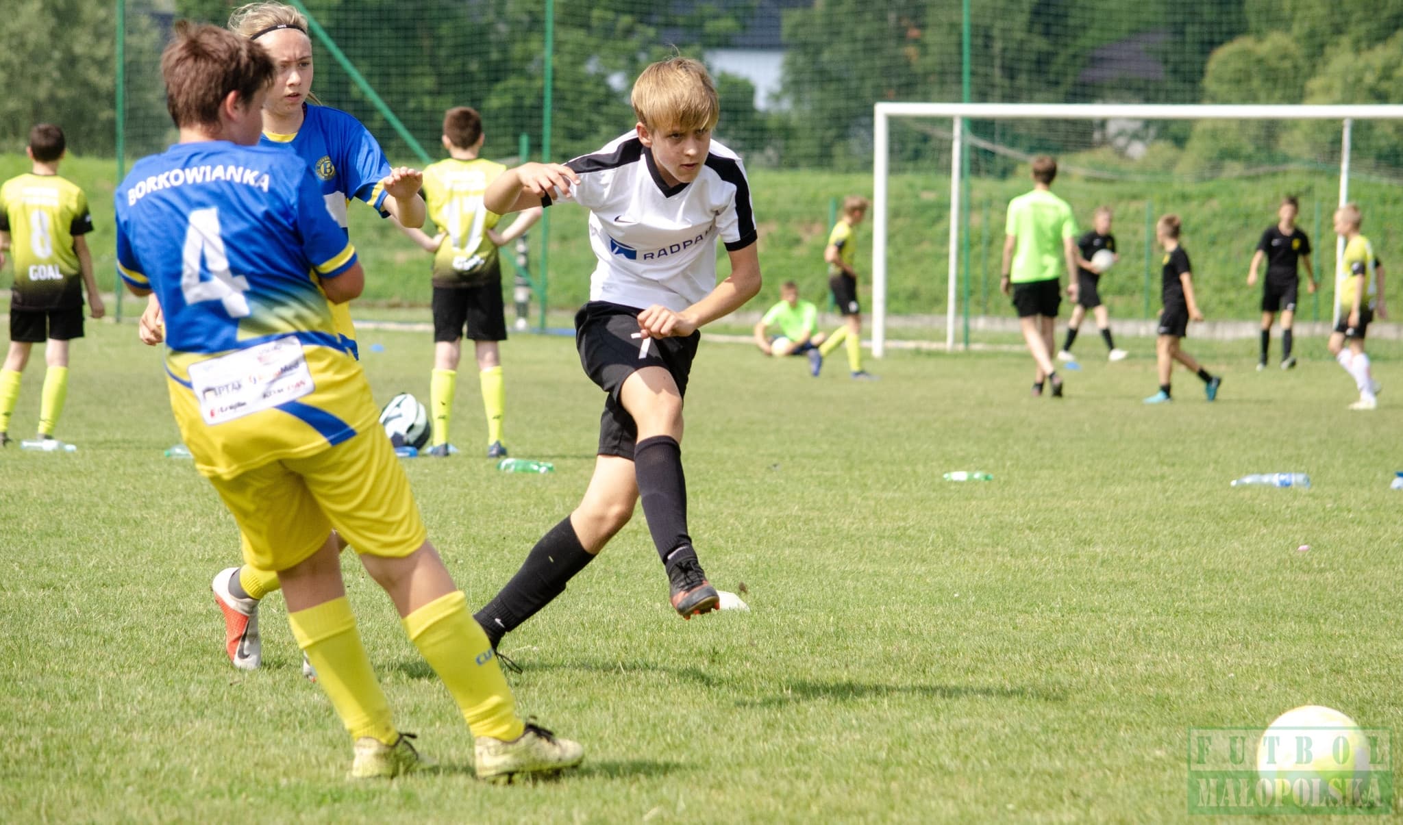 Radziszowianka Cup dla rocznika 2008 - piłkarski maraton w Radziszowie (foto)