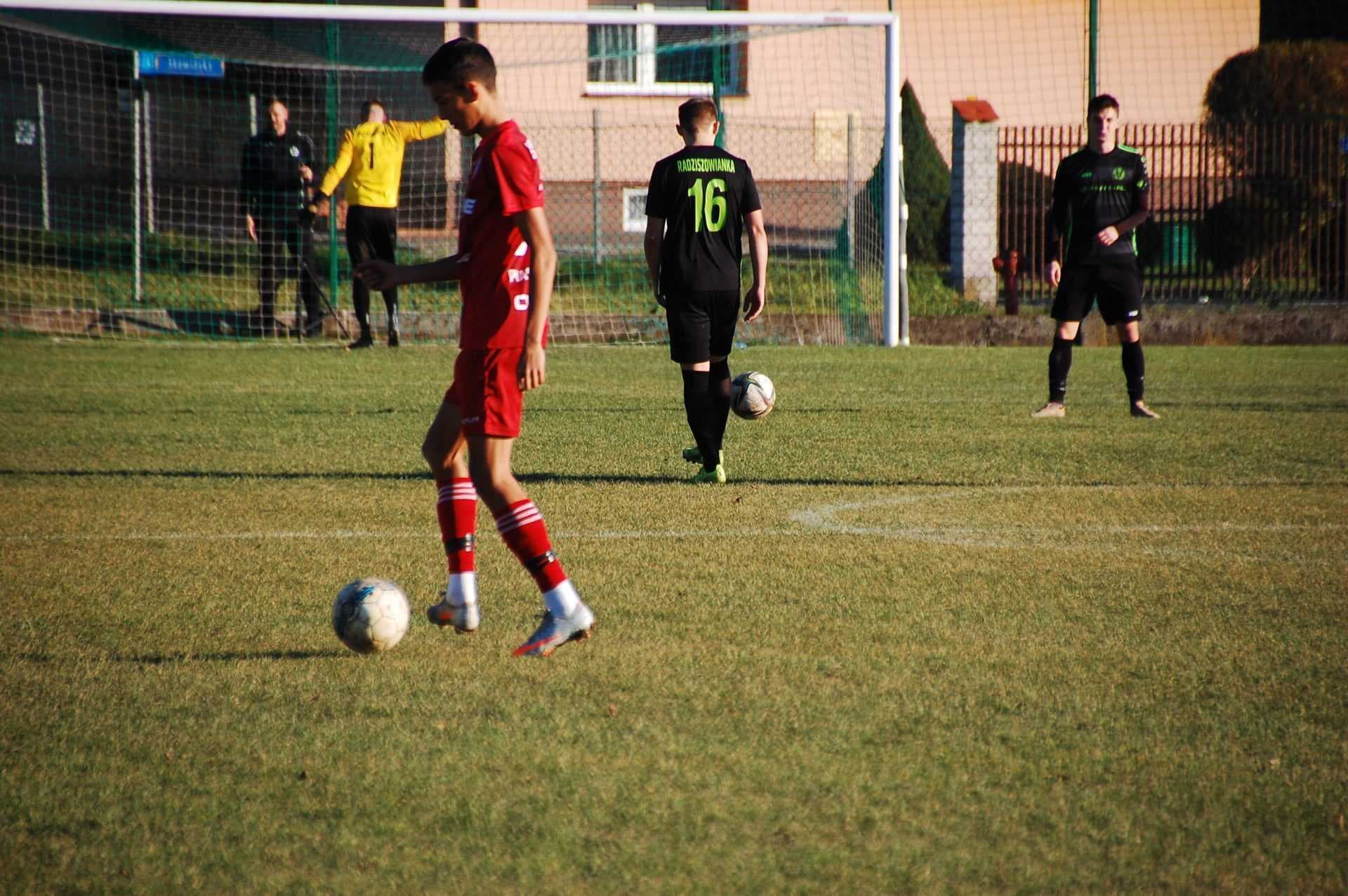 Radziszowianka - K.S. Orzeł Piaski Wielkie 5 :1