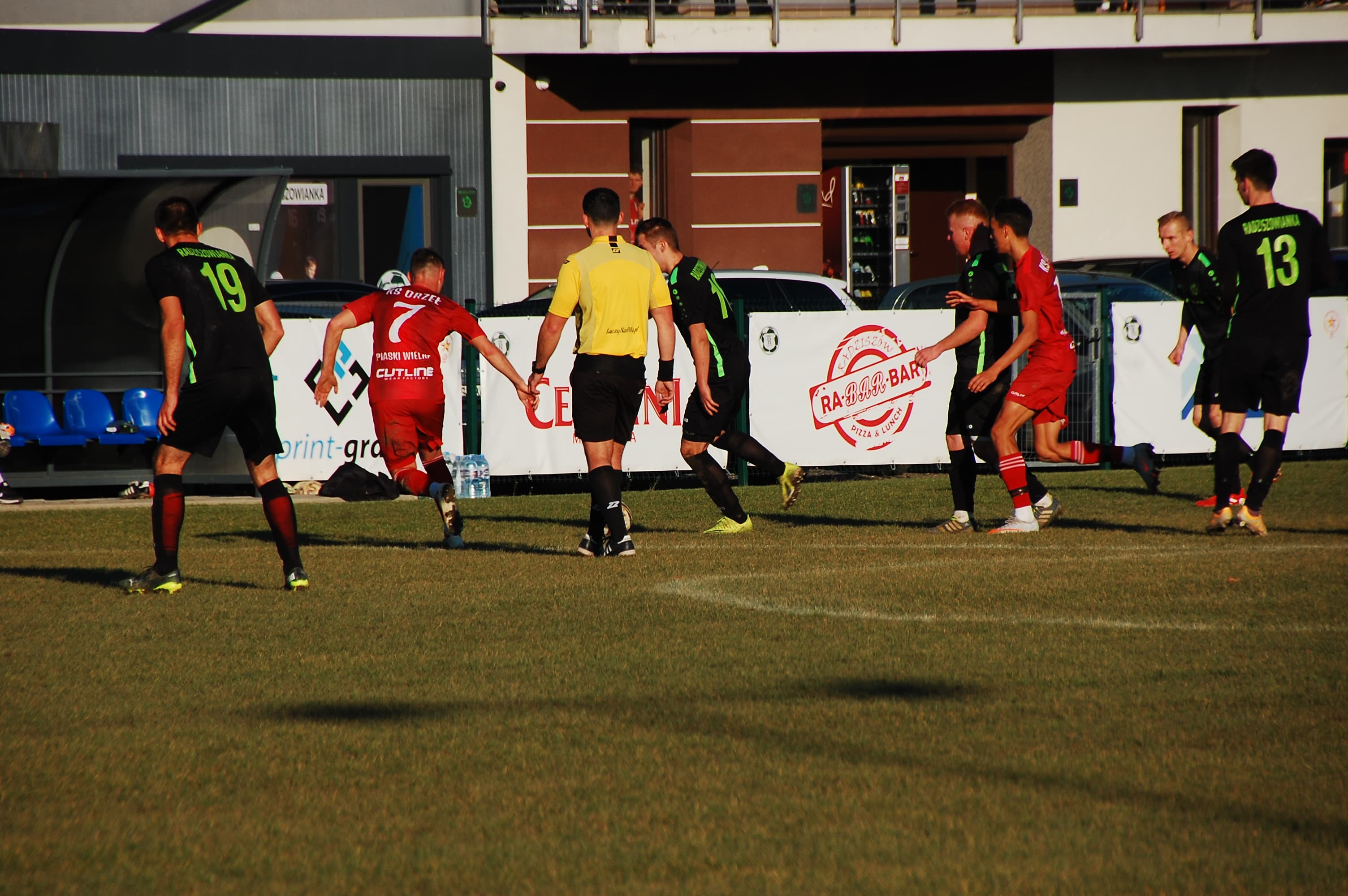 Radziszowianka - K.S. Orzeł Piaski Wielkie 5 :1 — zdjęcie 59
